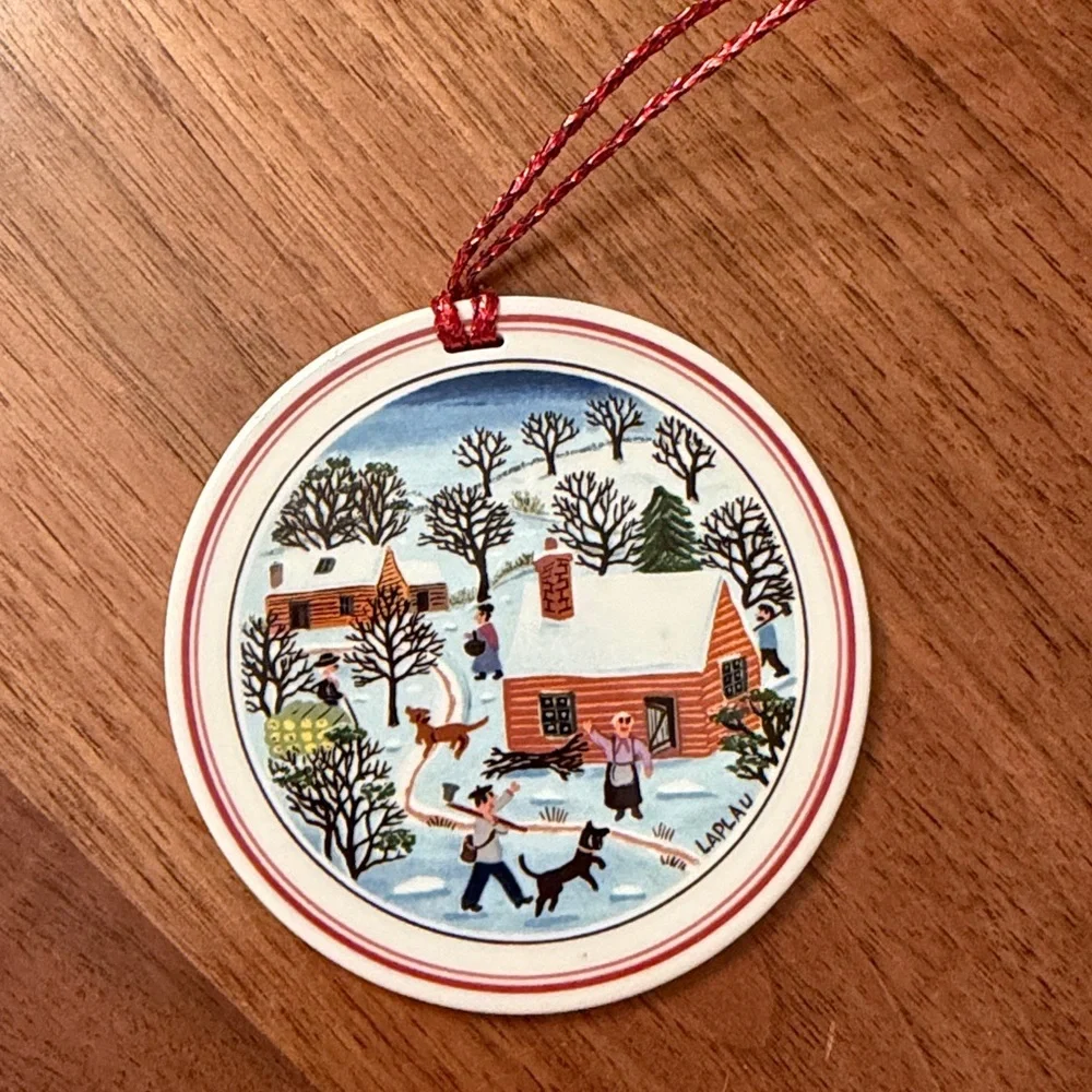 Villeroy & Boch vintage Christmas ornament featuring a Luxenbourg scene